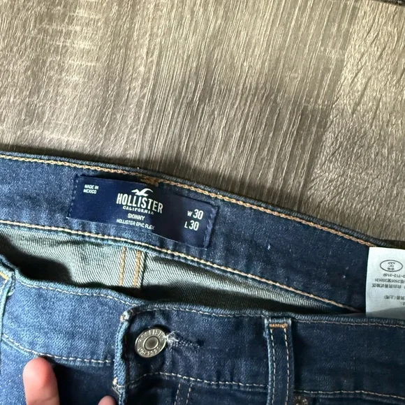 Hollister Men's Dark Blue Straight Jeans - Picture 6 of 12